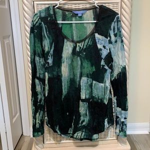 Simply Vera, top, long  sleeves, high low length deep scoop neck.size XS